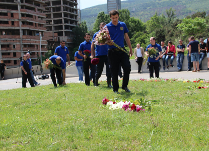 სტიქიის ზონის მიმდებარე ტერიტორიასთან სიმბოლური მემორიალი მოეწყო